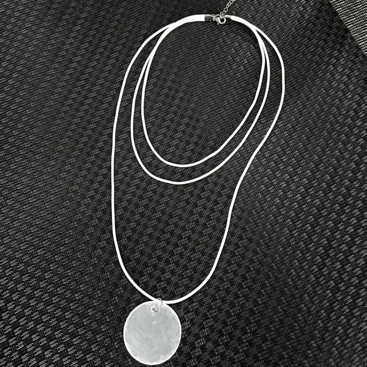 Minimalist White Natural Shell Wafer Pendant Multi-layered Rope Chain Necklace Women Summer Beach Vacation Jewelry
