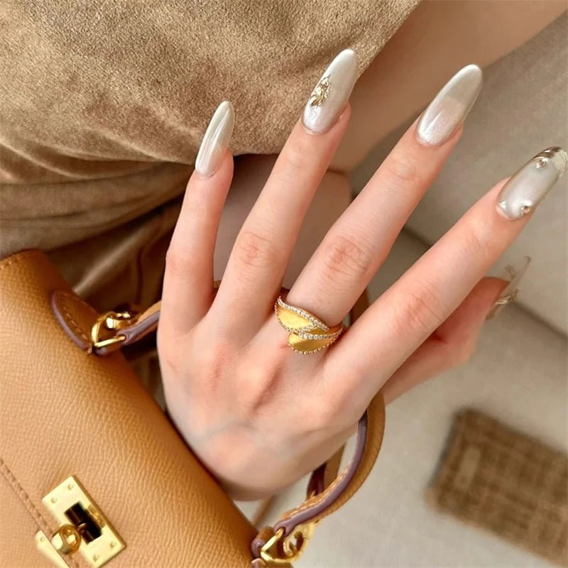 French Vintage Shiny Crystal Leaf Design Ring for Women Fashion Exquisite Stainless Steel Ring Luxury Jewelry Accessories Gift
