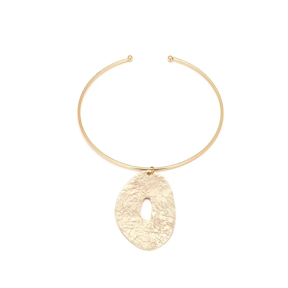 Vintage Punk Metal Oval Medalion Pendant Collar Necklace for Women Exaggerated Personality Design Party Jewerly Gifts