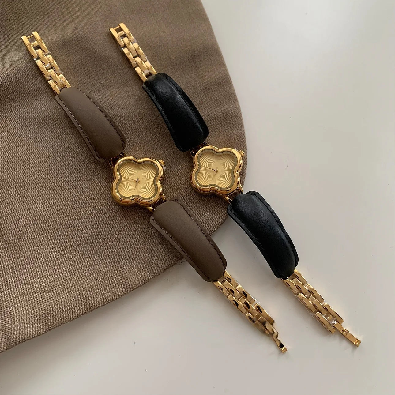 New vintage women's watch with four leaf clover leather design bracelet  retro fashion temperament quartz watch
