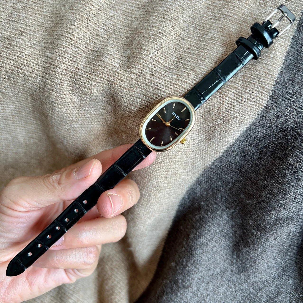 Women Quartz Watch Luxury Oval Shaped Fashion Mini Case Small Roman Numeral Dial Female Full Metal Band Watches Niche Wristwatch