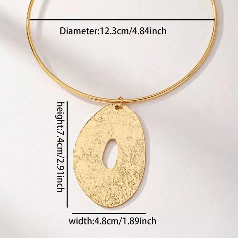 Vintage Punk Metal Oval Medalion Pendant Collar Necklace for Women Exaggerated Personality Design Party Jewerly Gifts