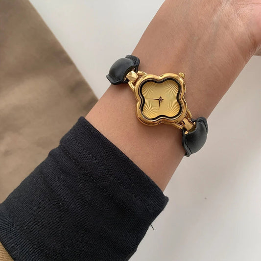 New vintage women's watch with four leaf clover leather design bracelet  retro fashion temperament quartz watch