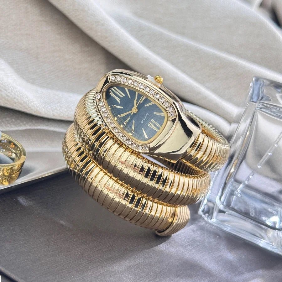 Women's fashion high quality Serpentine alloy watch with diamond case Celebrity style high-grade quartz bracelet watch