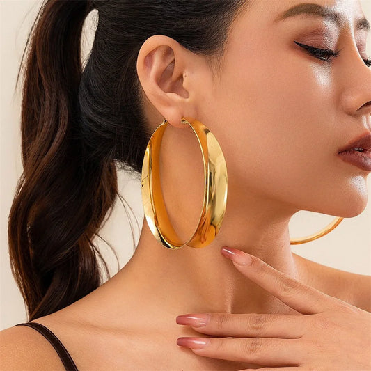 Exaggerated metal shiny large circle earrings for women's fashion show geometric hollow earrings