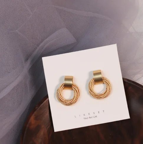 Fashion Earrings, Silver Earrings for Women 2022 Simple and Small Fashion Summer Earrings Designed By Online Celebrities