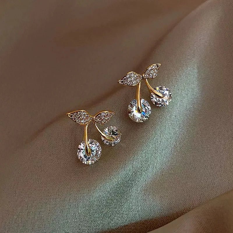 Fashion Earrings, Silver Earrings for Women 2022 Simple and Small Fashion Summer Earrings Designed By Online Celebrities