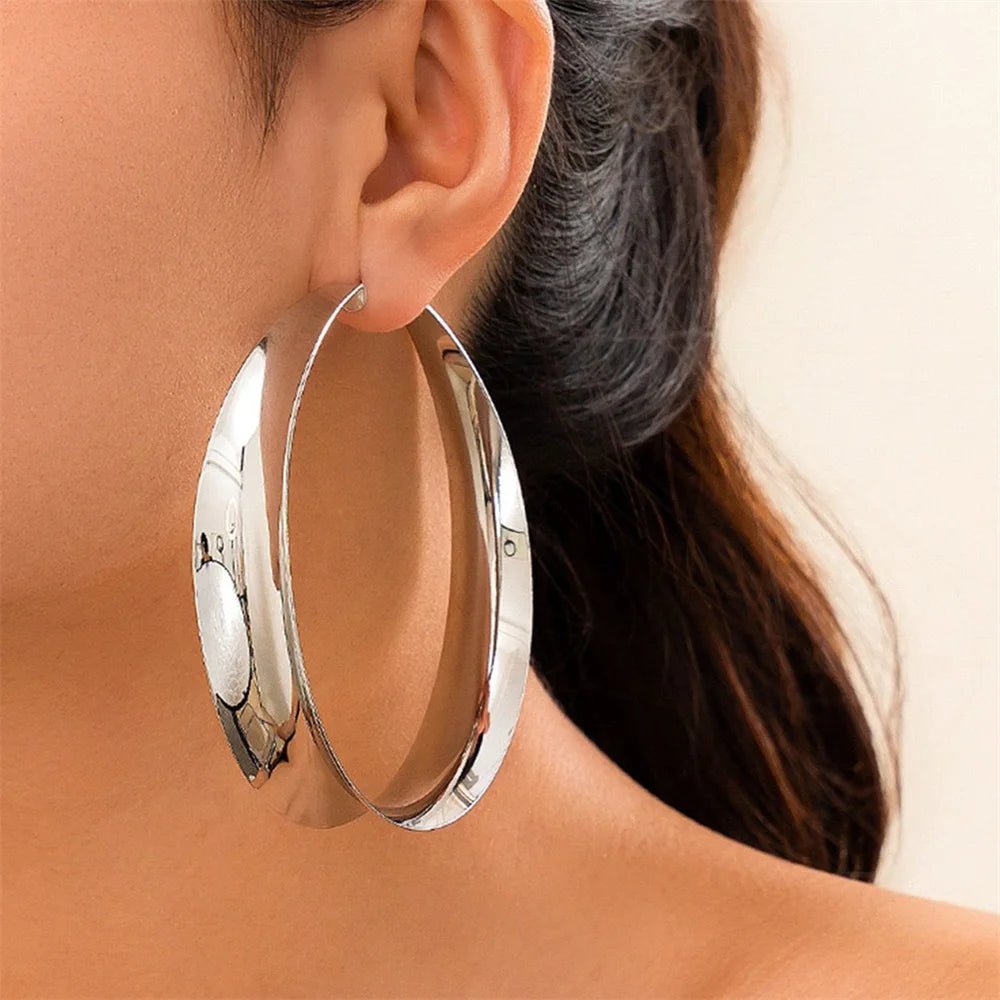 Exaggerated metal shiny large circle earrings for women's fashion show geometric hollow earrings
