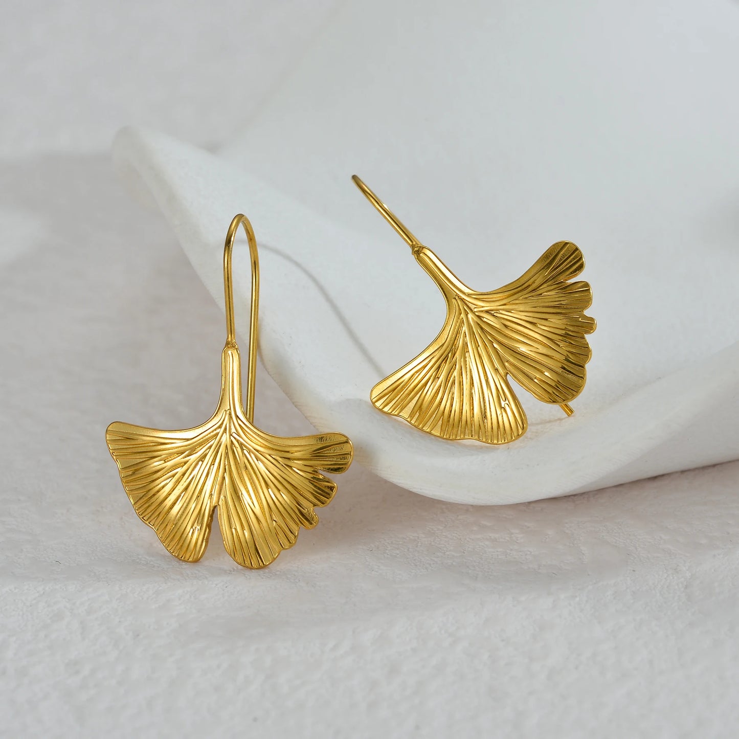 Fashion Gold-plated Stainless Steel Women Earrings Exquisite Ginkgo Leaf Design Waterproof Jewelry Earrings Daily Party Gifts