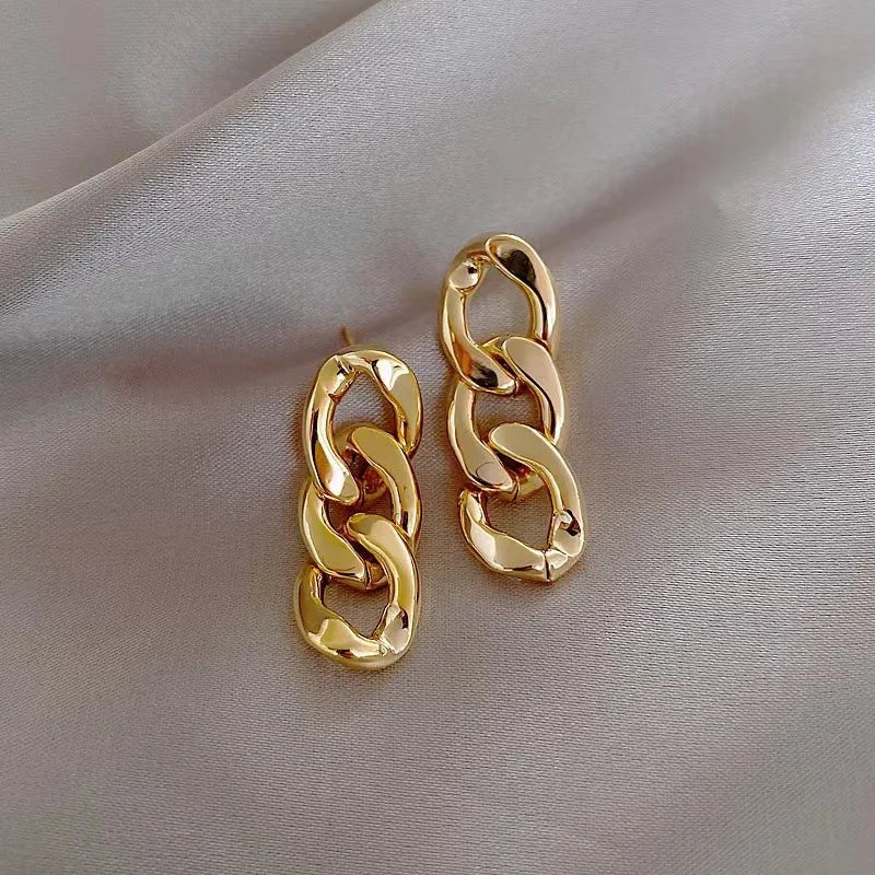 Fashion Earrings, Silver Earrings for Women 2022 Simple and Small Fashion Summer Earrings Designed By Online Celebrities