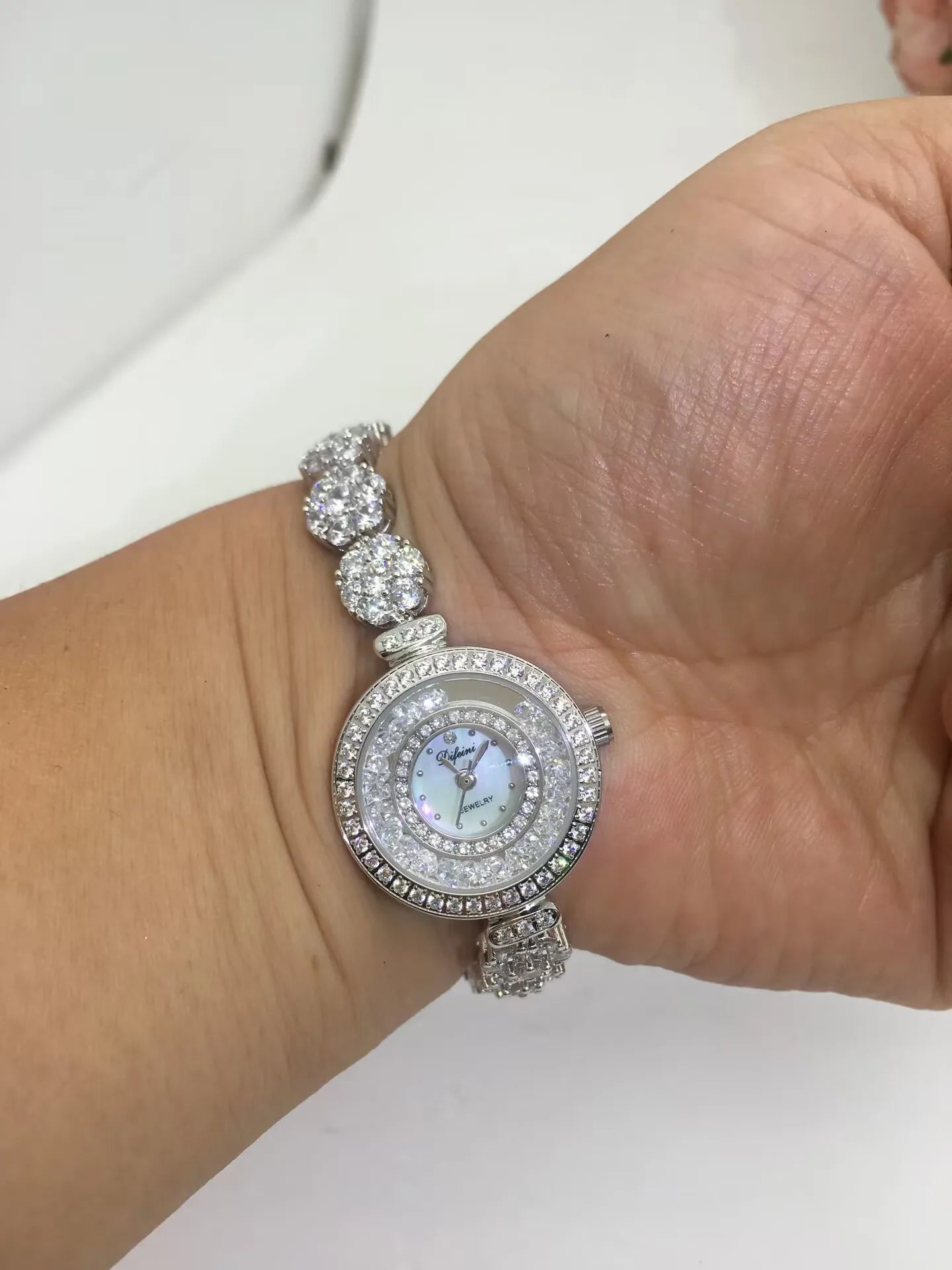 jankelly  Qualtiy AAA Zircon Elements Leaf Austrian Crystal Bracelet Watch for Wedding Party Fashion Jewelry Made with Wholesale