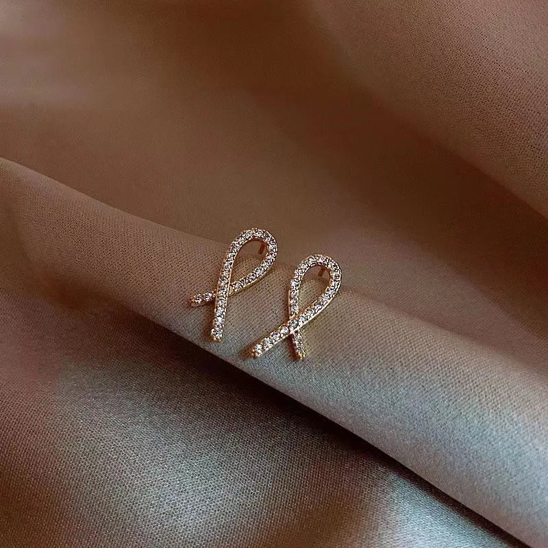 Fashion Earrings, Silver Earrings for Women 2022 Simple and Small Fashion Summer Earrings Designed By Online Celebrities