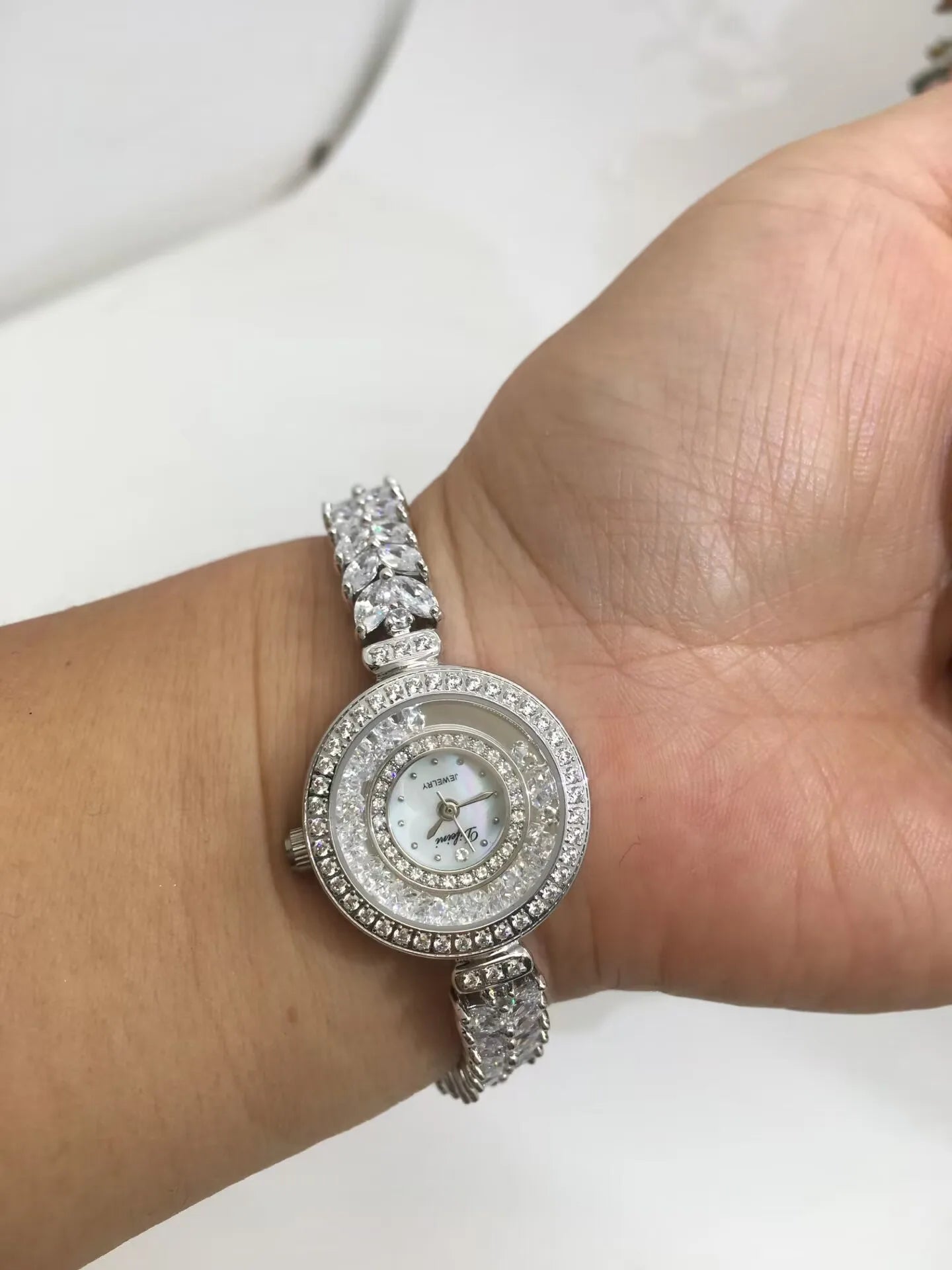 jankelly  Qualtiy AAA Zircon Elements Leaf Austrian Crystal Bracelet Watch for Wedding Party Fashion Jewelry Made with Wholesale