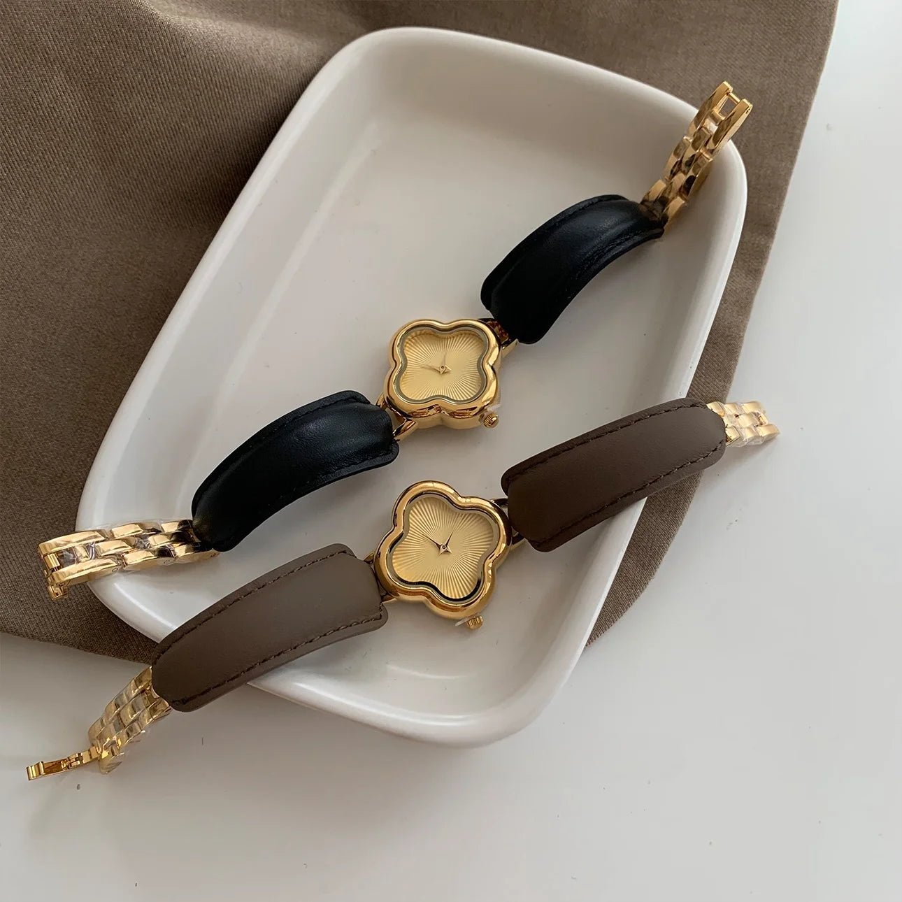 New vintage women's watch with four leaf clover leather design bracelet  retro fashion temperament quartz watch