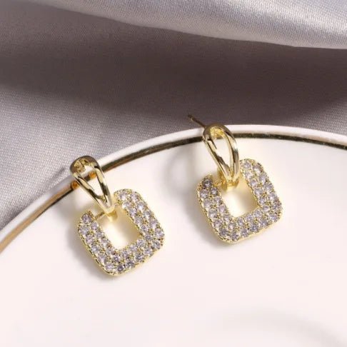 Fashion Earrings, Silver Earrings for Women 2022 Simple and Small Fashion Summer Earrings Designed By Online Celebrities