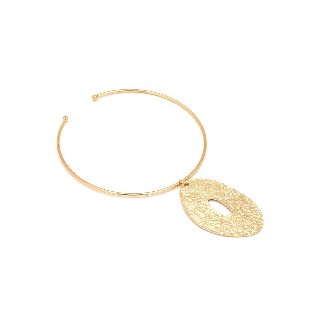 Vintage Punk Metal Oval Medalion Pendant Collar Necklace for Women Exaggerated Personality Design Party Jewerly Gifts