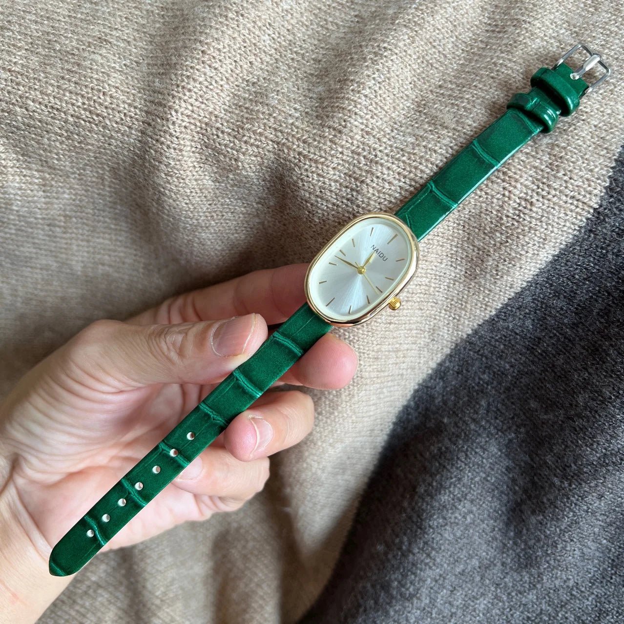 Women Quartz Watch Luxury Oval Shaped Fashion Mini Case Small Roman Numeral Dial Female Full Metal Band Watches Niche Wristwatch