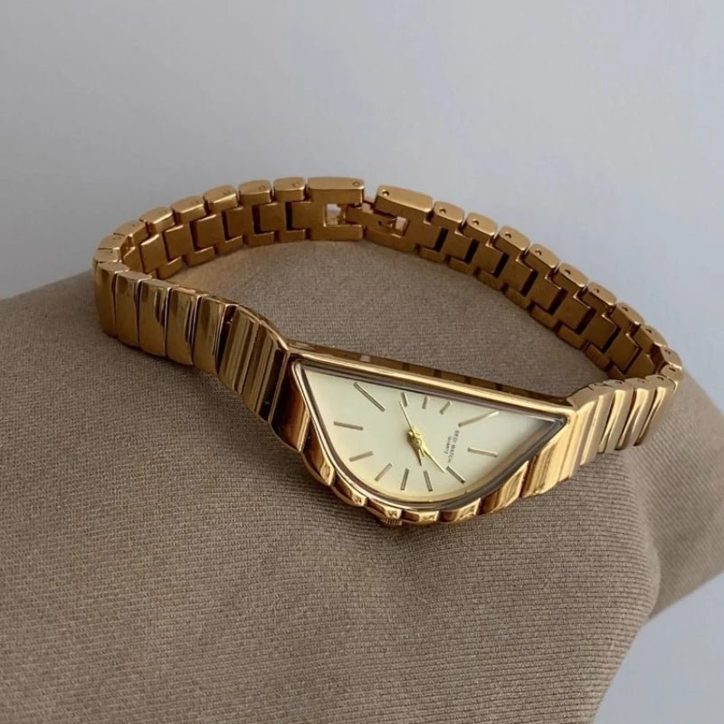 Women's Quartz Watch Golden Half Moon Plate Antique Fashion Niche Unique Design Ladies Watches Luxury